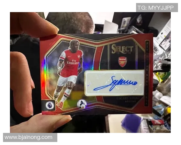 足球烟火球星卡是否值得购买 如何评估其收藏价值与投资潜力